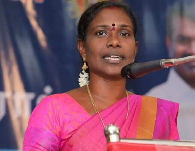 'புயல்' கிளப்பும் பேச்சாளர்... த.வா.க.வில் இணைகிறாரா காளியம்மாள்?! வேல்முருகன் சந்திப்பு!