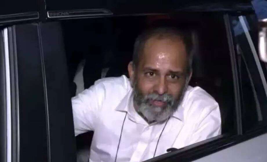 நீதிபதிகள் மோதல்: ஜி.ஆர்.சுவாமிநாதனுக்கு குவியும் ஆதரவு - பதவி நீக்க முயற்சியால் கொதிக்கும் முன்னாள் நீதிபதிகள்!