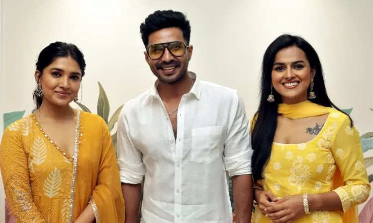 கலக்கல் ஆட்டம்!! ஆர்யன் படத்தில் விஷ்ணு விஷாலுடன் இரட்டை கதாநாயகிகள்!!