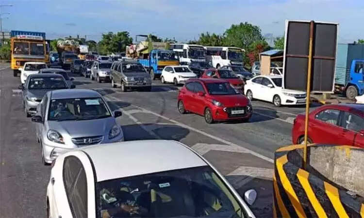 சுங்கச்சாவடி டோல்கேட் நெடுஞ்சாலை போக்குவரத்து நெரிசல்