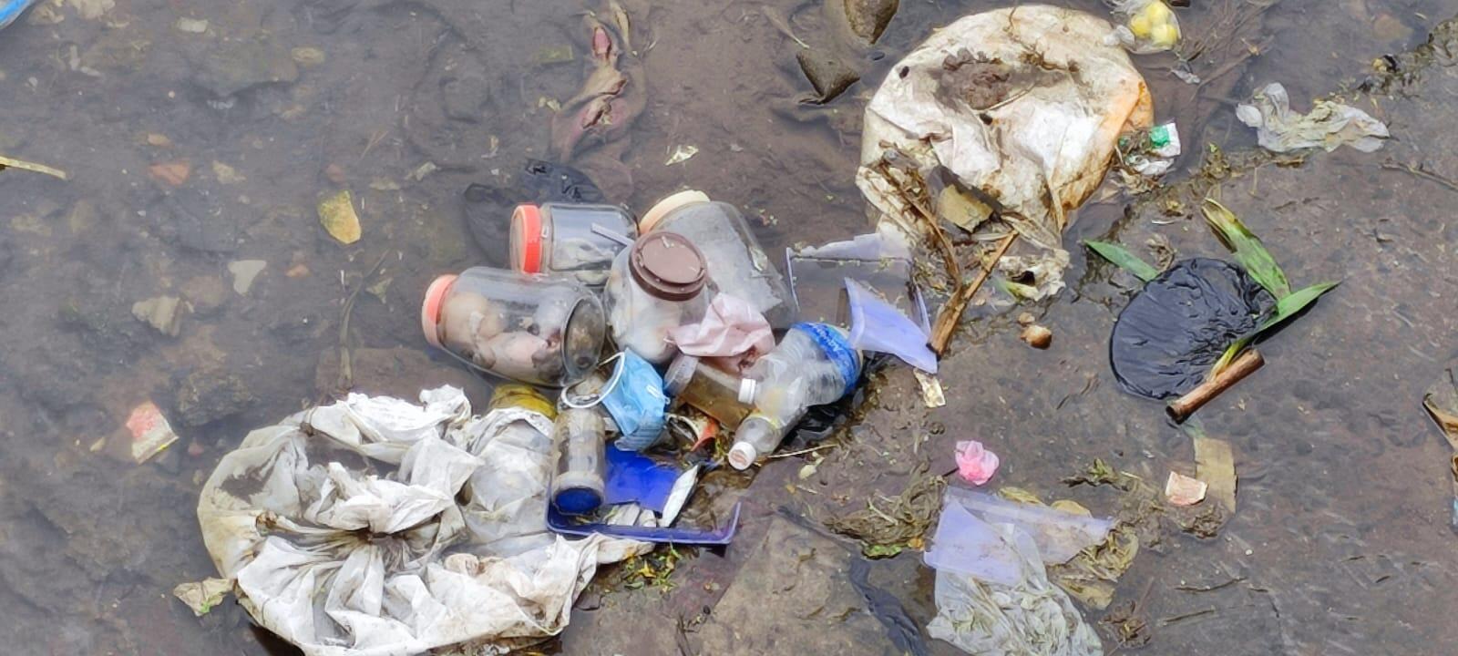 நதியில் மிதந்து வந்த 7 சிசுக்களின் சடலம்!! அதிர்ச்சி ரிப்போர்ட்!!