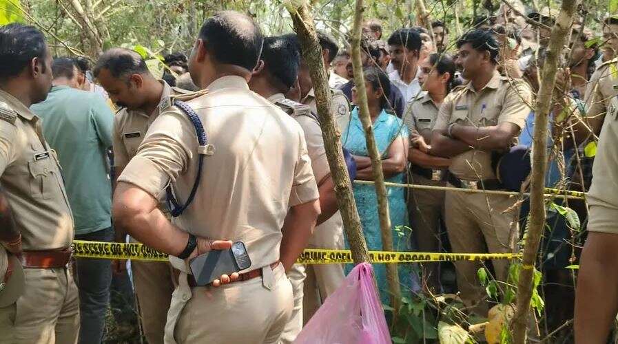 நாடு முழுக்க அதிர்ச்சி... பள்ளி மாணவி கற்பழித்து கொலை... போதையில் 12ம் வகுப்பு மாணவன் வெறித்தனம்! - கைகள் பின்னால் கட்டப்பட்டு கொடூரம்!