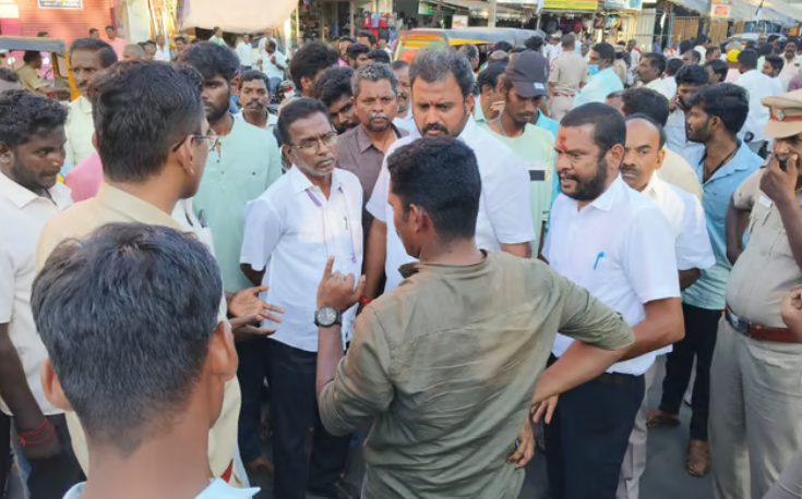 சிதம்பரத்தில் பரபரப்பு... விசிக, பாமக கட்சியினர் திடீர் மோதல்!