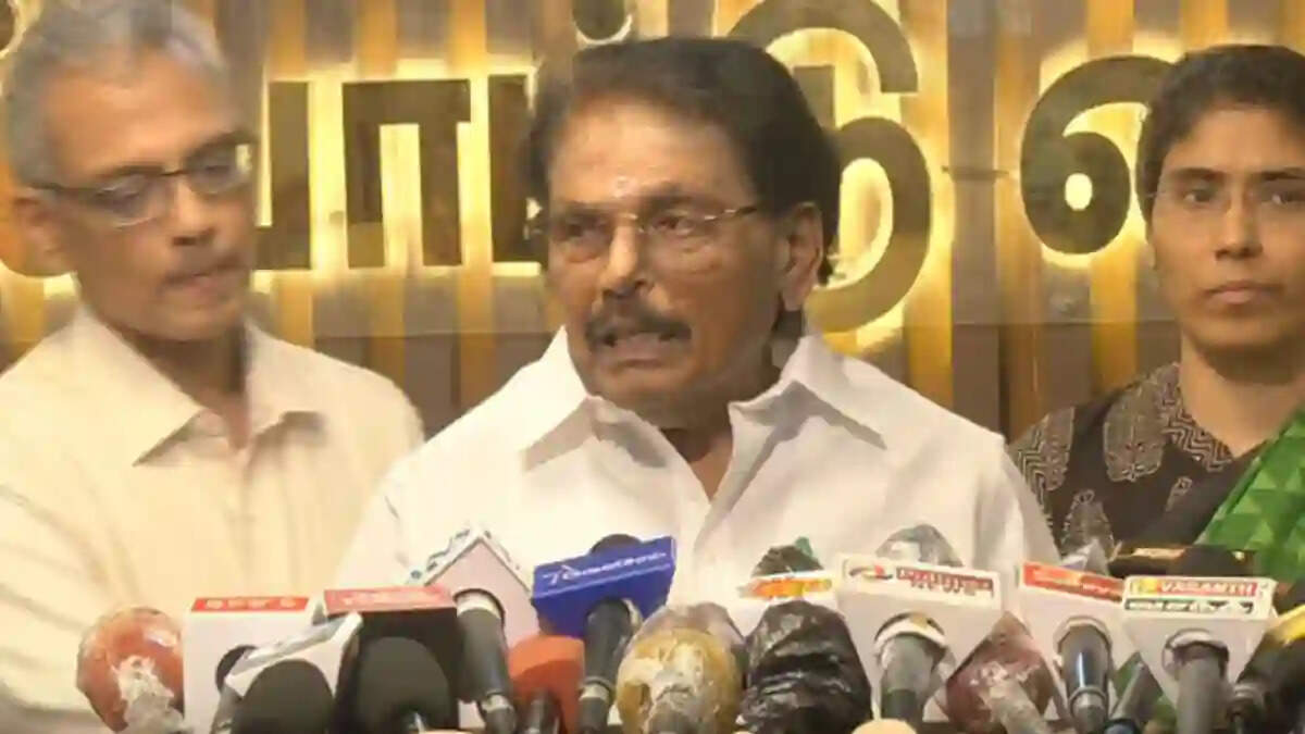 டிட்வா புயலால் தாக்கம் தமிழகம் முழுவதும் 4 பேர் உயிரிழப்பு !