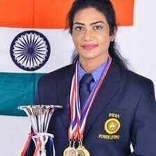 சூப்பர்... தேசிய மகளிா் பவா்லிஃப்டிங் நடுவராக தமிழகத்தின் முதல் பெண் ஆரதி அருண்!