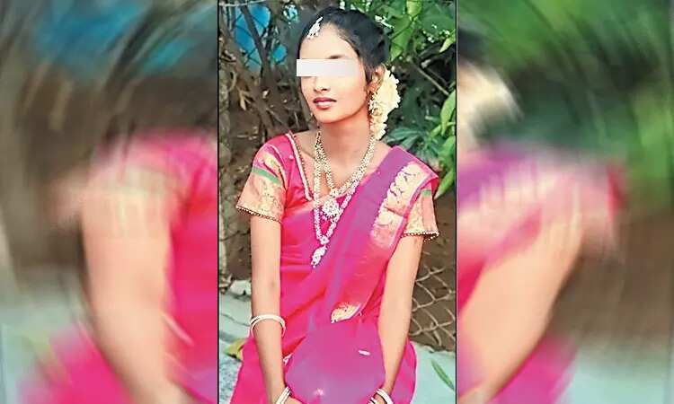 “இருக்கவே பிடிக்கல...” அக்காவுக்கு மெசேஜ் அனுப்பிவிட்டு 17 வயது மாணவி தற்கொலை!