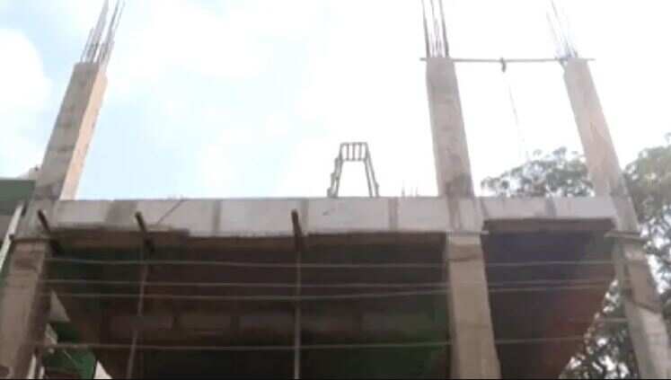 அரசு பள்ளி கட்டுமான பணியின் போது 2வது மாடியில் இருந்து விழுந்து 15 வயதுச் சிறுவன் பலி!