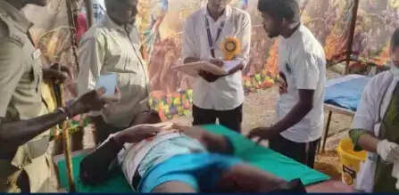 700 காளைகள்... அத்தனை ஆவேசம்... இளைஞரைக் குத்தி கிழித்து சிலிர்த்து திமிறிய காளை! ஜல்லிக்கட்டில் பரபரப்பு!