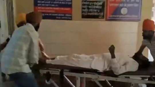 பஞ்சாபில் அதிர்ச்சி... கள்ளச்சாராயம் குடித்து 15 பேர் மரணம்... 6 பேர் மருத்துவமனையில் அனுமதி!