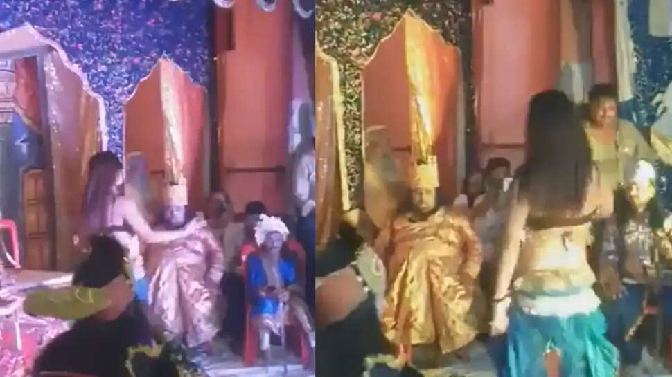 வைரல் வீடியோ!! தசரா கொண்டாட்டத்தில் ஆபாச நடனம்!! முகம் சுளித்த பக்தர்கள்!!