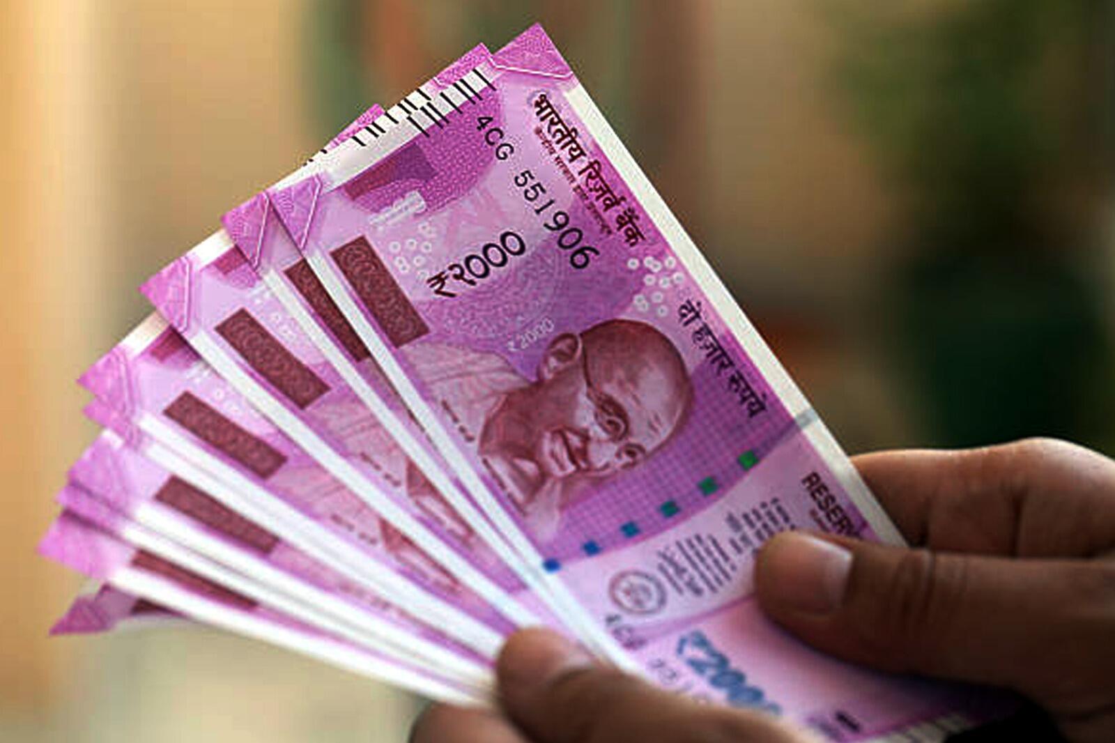 ஹோட்டல், பெட்ரோல் பங்க்குகளில் 2 ஆயிரம் நோட்டை மாற்ற முடியுமா?