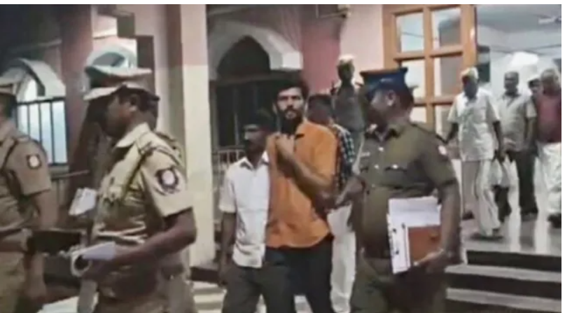 மின் கம்பத்தில் கட்டி வைத்துக் தாக்கப்பட்ட நபர் உயிரிழந்த வழக்கில் 9 பேருக்குத் தண்டனை... நீதிமன்றம் பரபரப்பு தீர்ப்பு!