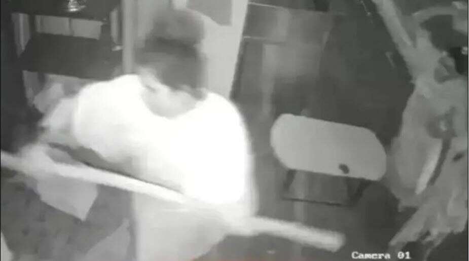 வைரலாகும் வீடியோ... போதையில் திருநங்கைகள் அட்டகாசம் - தொழிற்சாலைகளில் புகுந்து 'மாமூல்' கேட்டு மிரட்டல்!