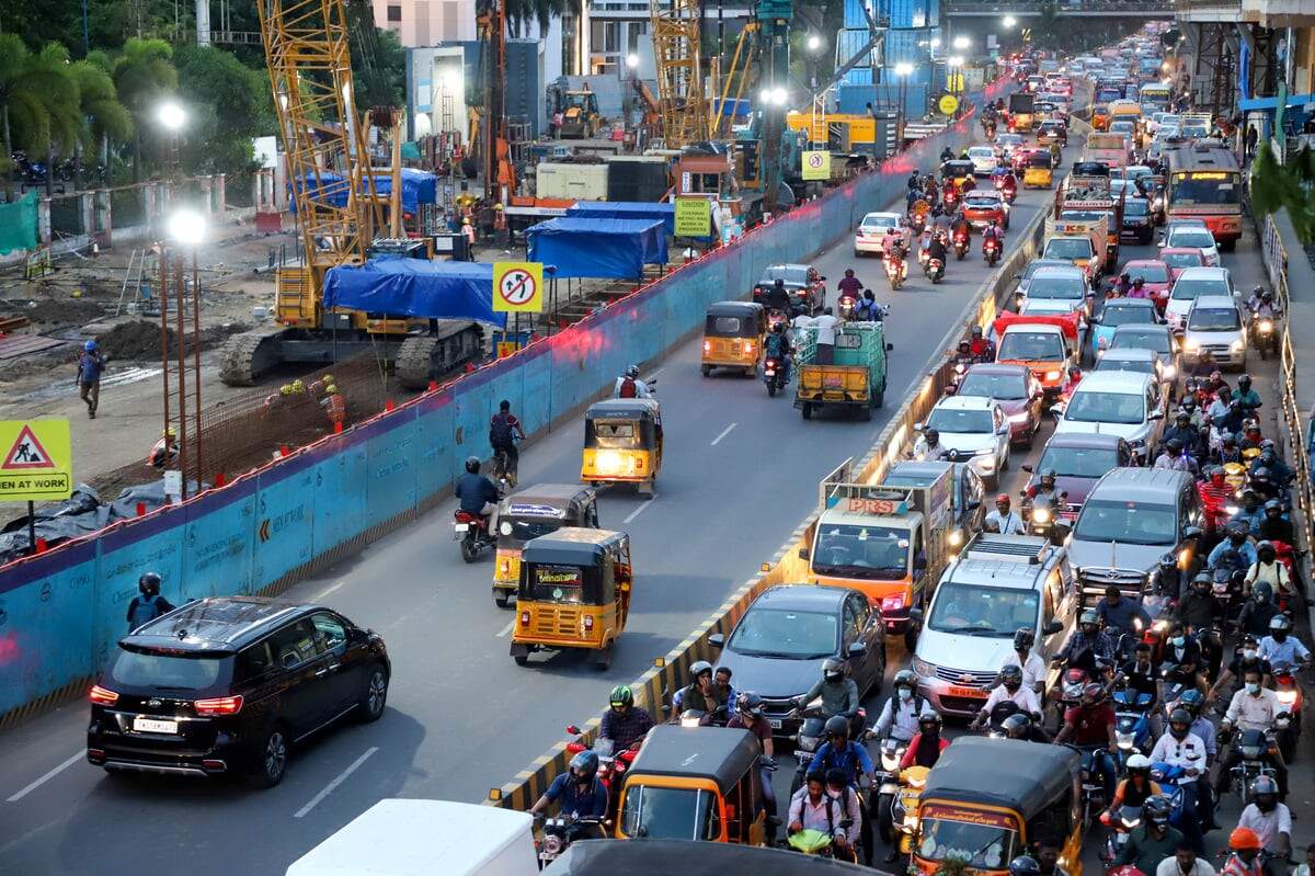 சொந்த வாகனங்களில் வெளியூர் போறவங்க இந்தப் பக்கமா போகாதீங்க... போக்குவரத்து காவல்துறை திடீர் அறிவிப்பு!