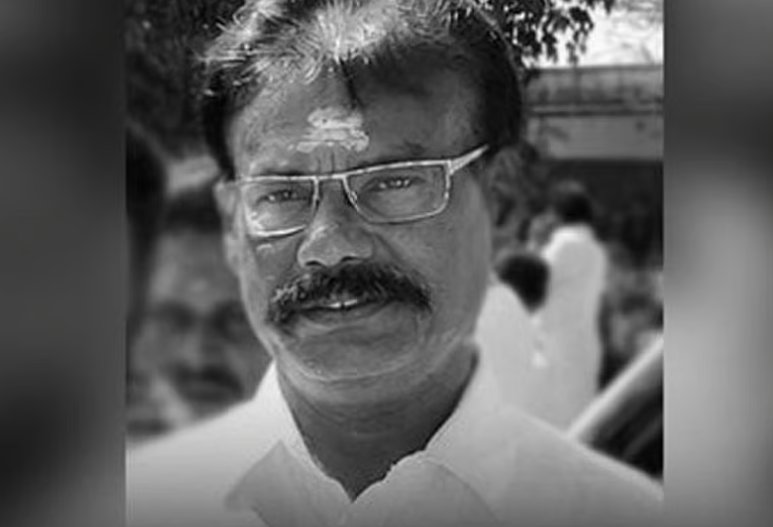 முன்னாள் ஊராட்சி மன்றத் தலைவர் தலை துண்டிக்கப்பட்டு படுகொலை... பெரும் பரபரப்பு!