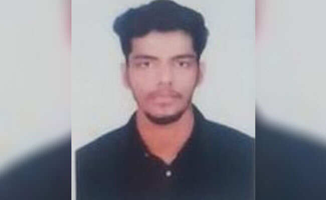 தடுமாறுது தலைமுறை... கல்லூரி விழாவில் மாணவர்களுக்குள் மோதல்.. மாணவன் குத்திக்கொலை!