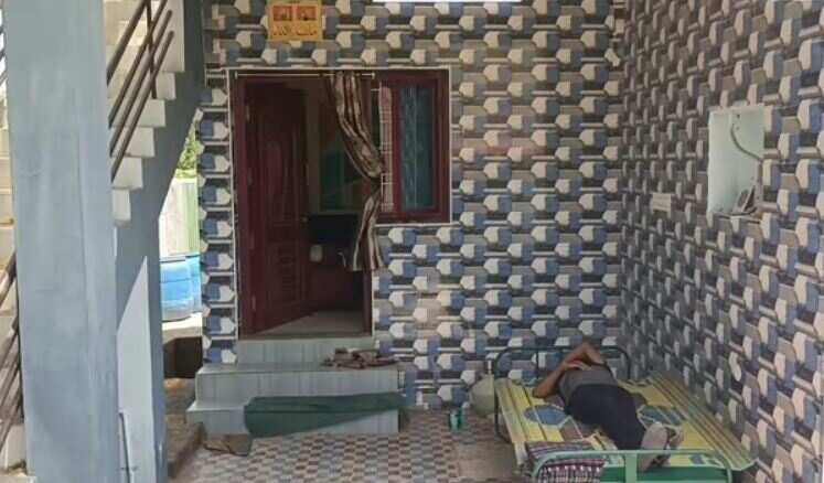 தாயின் சடலத்துடன் 6 நாட்களாக வாழ்ந்து வந்த மகன்.. விசாரணையில் அதிர்ச்சி!