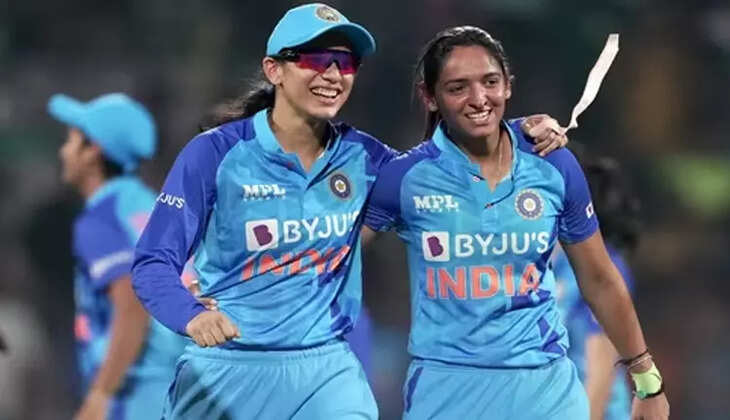 மகளிர் அணி