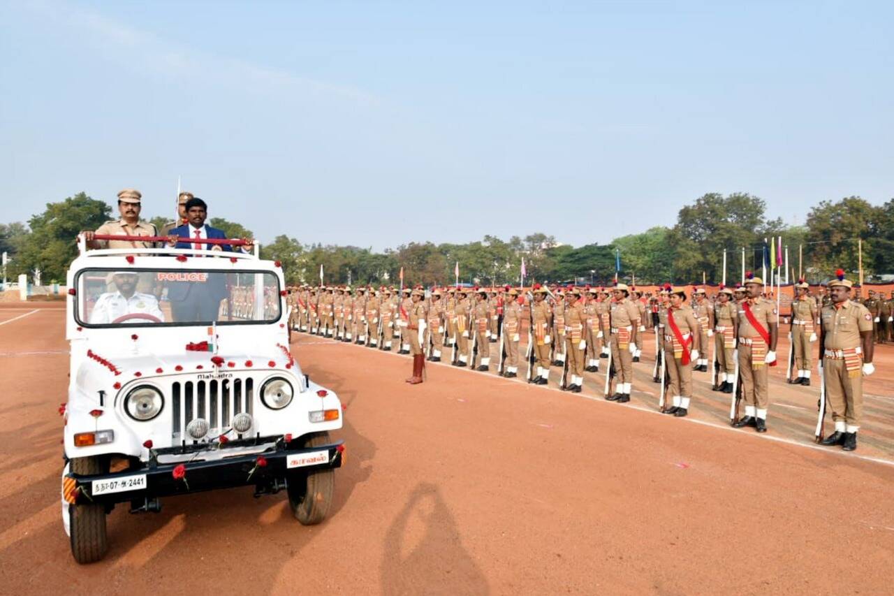 குடியரசு தினவிழா கோலாகலம் !! களைகட்டிய கொடியேற்று விழா !