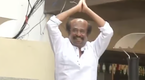 ரஜினியைக் கடுப்பாக்கிய கேள்வி... இமயமலை புறப்பட்டார் ரஜினி!