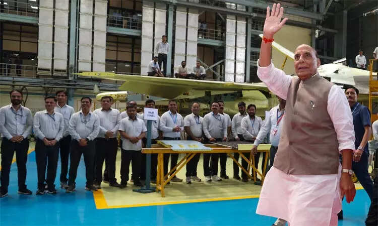 பிரமோஸ் ஏவுகணைகளின் முதல் தொகுப்பு தயாரிப்பு நிறைவு... பாதுகாப்புத்துறை அமைச்சர் பெருமிதம்!