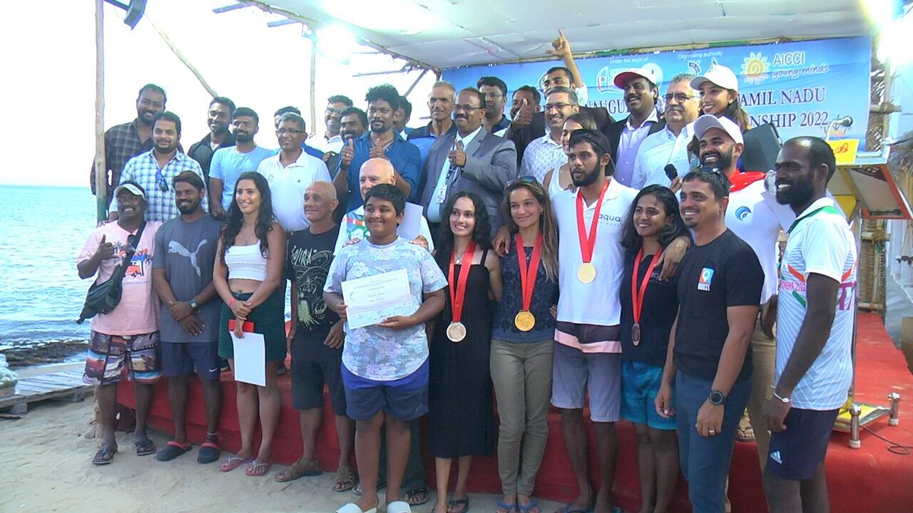 அசத்தல்!! கடல் சாகச விளையாட்டுப் போட்டியில் தமிழக மாணவர்கள் சாதனை!!