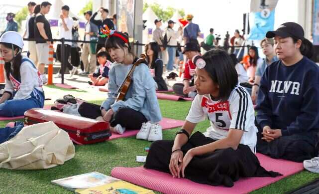 சும்மா இருந்தால் பரிசு.. வியக்க வைக்கும் விநோத போட்டி.. சுவாரஸ்ய பின்னணி!