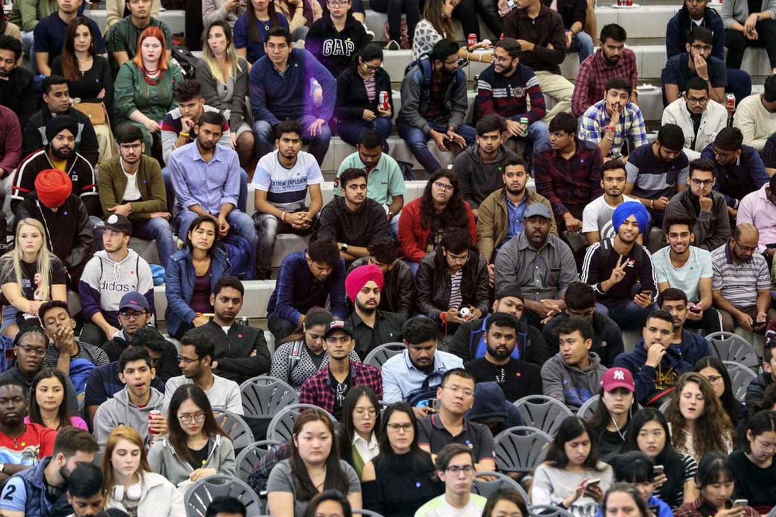 பேரதிர்ச்சி... 700 இந்திய மாணவர்களின் கண்ணீர் கதை! கனடாவிலிருந்து நாடு கடத்தப்பட உள்ள அவலம்!