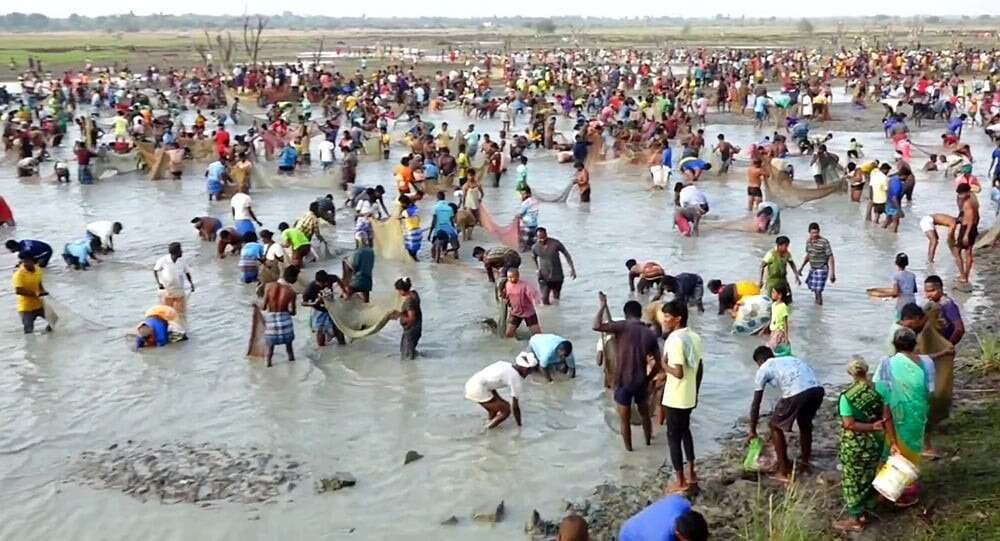 மீன்பிடித் திருவிழாவில் மீன்கள் கிடைக்காததால் பொதுமக்கள் ஏமாற்றம்!