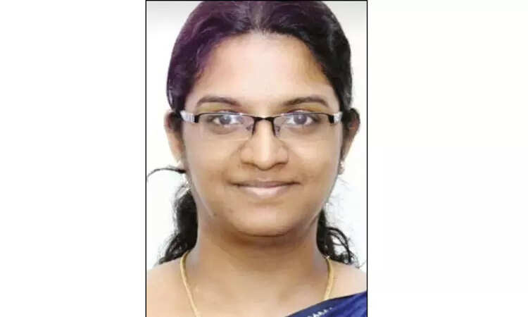 அதிர்ச்சி! 13வது மாடியில் இருந்து குதித்து கல்லூரி பேராசிரியை தற்கொலை!!