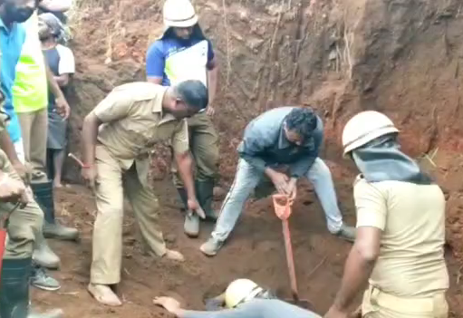 சோகம்!! பள்ளியின் கட்டுமான பணியில் மண்சரிவில் சிக்கி 2 கூலித்தொழிலாளர்கள் பலி!!