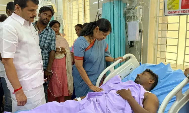 கரூர் கனிமொழி