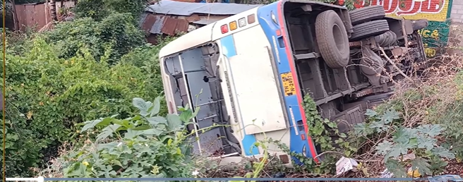 பள்ளத்தில் பாய்ந்த அரசுப் பேருந்து!! ஒருவர் பலி!! 25 பேர் படுகாயம்!! தேனியில் பரபரப்பு!!