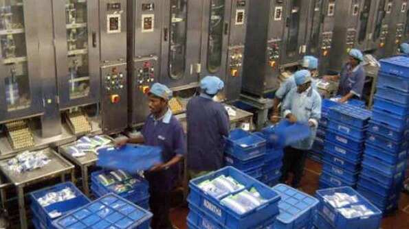 அதிர்ச்சி... ஆவின் பால் பண்ணையில் உற்பத்தி நிறுத்தம்... 2,00,000 லிட்டர் பால் விநியோகம் பாதிப்பு!