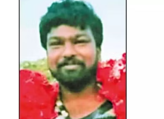 பிரபல ரவுடி நாட்டு வெடிகுண்டு வீசி படுகொலை!!