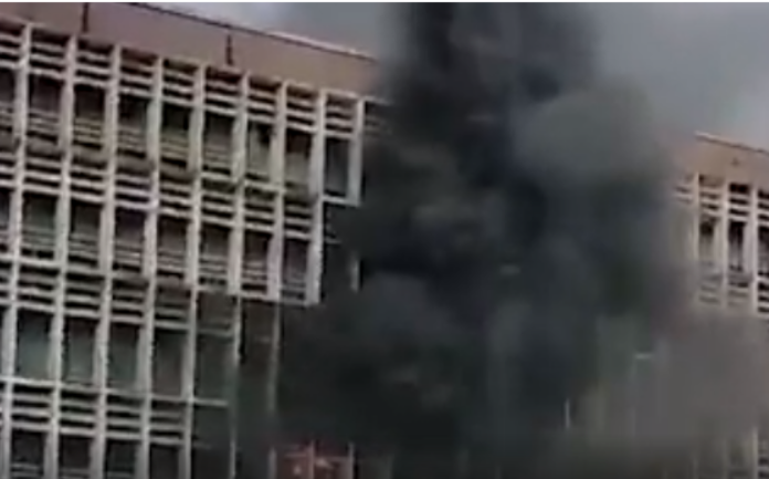 மருத்துவமனையில் திடீர் தீவிபத்து!! அலறி அடித்து ஓட்டம் பிடித்த நோயாளிகள்!!