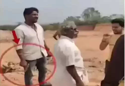 அதிர்ச்சி வீடியோ... குவாரி தகராறில் துப்பாக்கி காட்டி மிரட்டிய அதிமுக பிரமுகர்