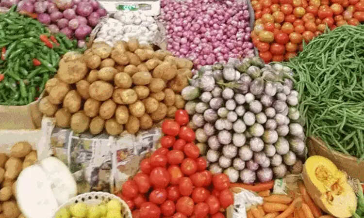 காய்கறி விலை கிடுகிடுவென உயர்வு... ரூ.120க்கு விற்கும் கத்தரிக்காய், ரூ.300க்கு முருங்கைக்காய்!