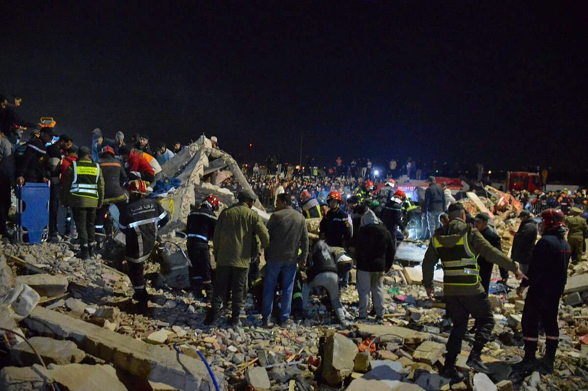 பகீர்... மளமளவென இடிந்து விழுந்த குடியிருப்புகள், 19 பேர் பலி, 16 பேர் படுகாயம்!