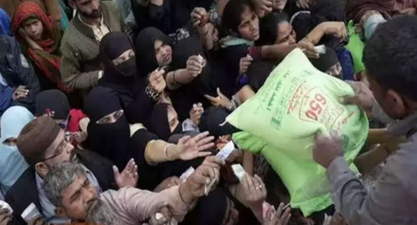 பால் ரூ.210, சிக்கன் ரூ780 ?! வரலாறு காணாத விலை உயர்வால் திணறும் பொதுமக்கள்!!