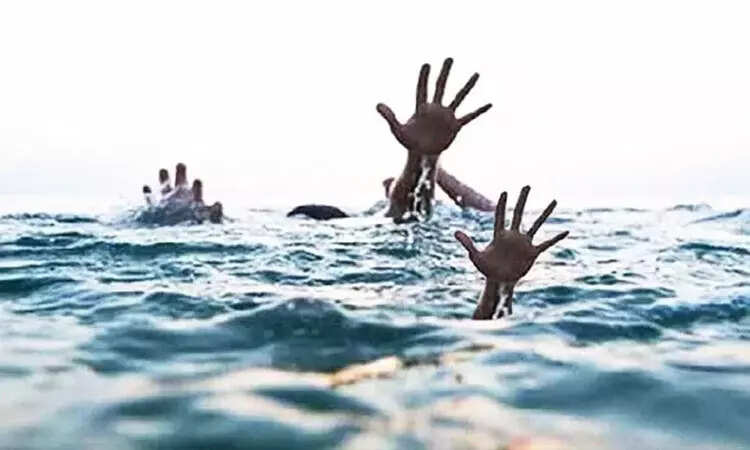 பொங்கல் விடுமுறையில் சோகம்... கடலில் மூழ்கி கல்லூரி மாணவர்கள் 2 பேர் உயிரிழப்பு - ஒருவரது உடல் மீட்பு!