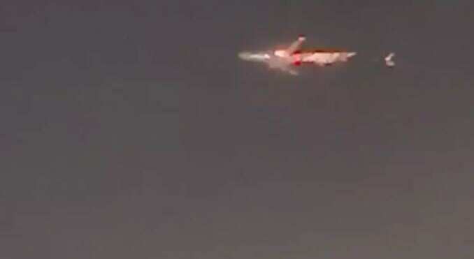 நடுவானில் தீப்பற்றி எரிந்த விமானம்.. வைரலாகும் வீடியோவால் அதிர்ச்சி..!