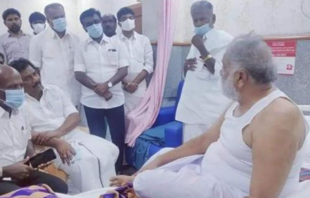 அமைச்சர் ஐ.பெரியசாமி மருத்துவமனையில் திடீர் அனுமதி.. தொண்டர்கள் அதிர்ச்சி!!