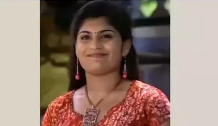 அதிர்ச்சி... பெரும் சோகம்... 8 மாத கர்ப்பிணி... பிரபல மலையாள நடிகை மாரடைப்பால் மரணம்!