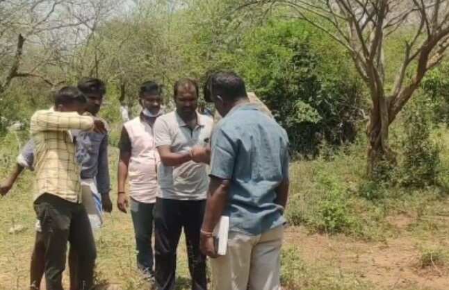 பெரும் கொடூரம்.. ஆணுறுப்பு துண்டித்து இளைஞர் கொடூர கொலை... போலீசார் விசாரணை!