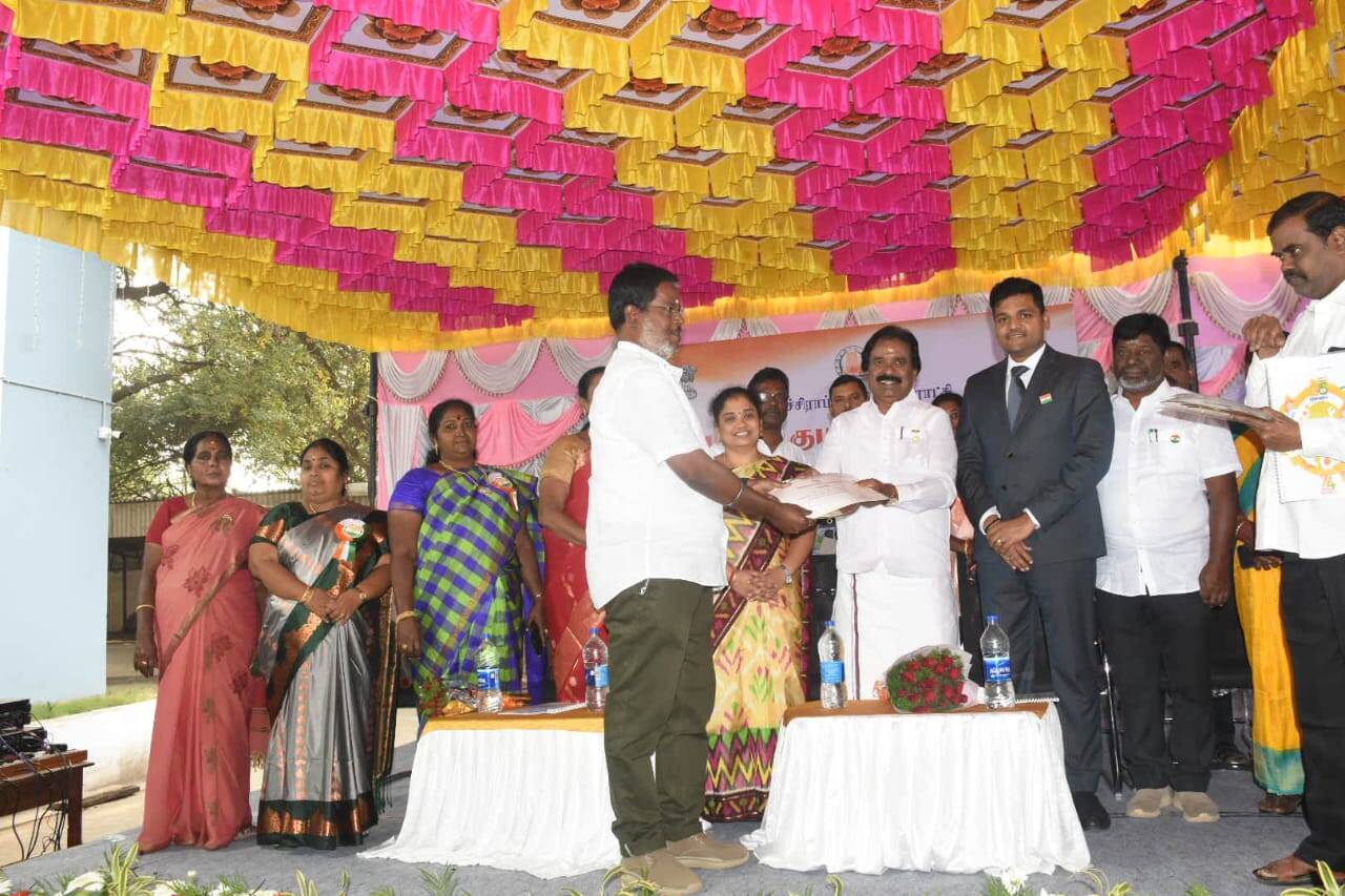 அடி தூள்!! 25 ஆண்டுகள் பணி நிறைவுசெய்தவர்களுக்கு ரூ.2000 ரொக்கப்பரிசு!! சான்றிதழ்கள்!!