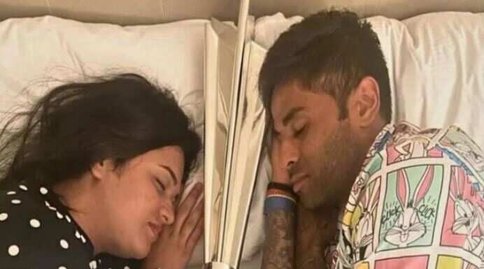 வெற்றிக்களிப்பு.. உலகக் கோப்பையுடன் உறங்கிய சூர்யகுமார் யாதவ்!