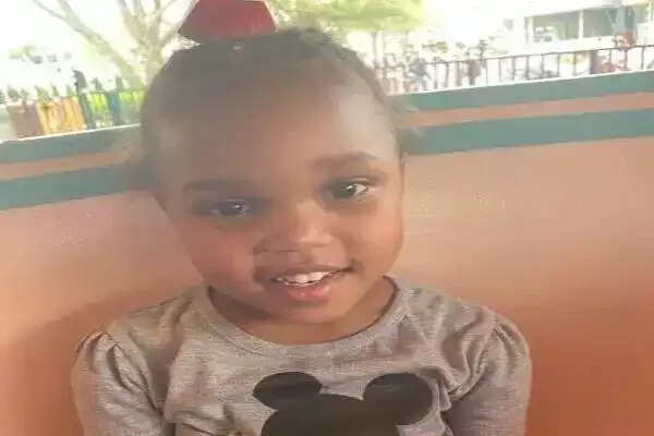 துணிக்கூடைக்குள் சடலமாக கிடந்த 5 வயது சிறுமி... கதறிய பெற்றோர்...!!