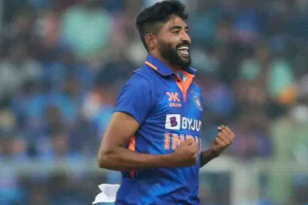 ரசிகர்கள் கொண்டாட்டம்! ஒருநாள் போட்டி பந்துவீச்சாளர்கள் தரவரிசை பட்டியலில் முதலிடம்!! முகமது சிராஜ் அசத்தல்!!