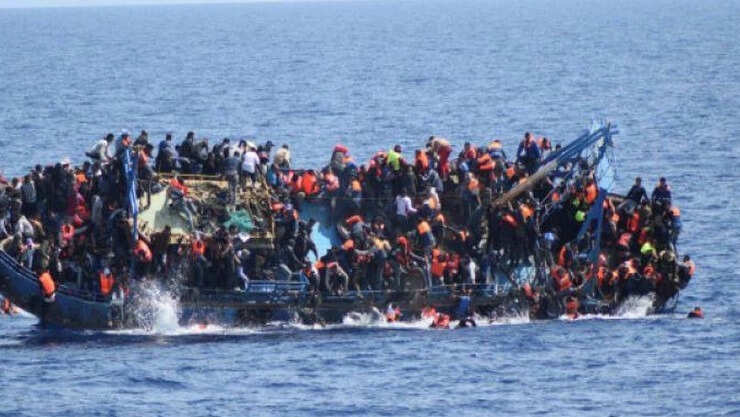 அகதிகள் சென்ற படகு கடலில் மூழ்கி விபத்து: 77 பேர் பலி!!